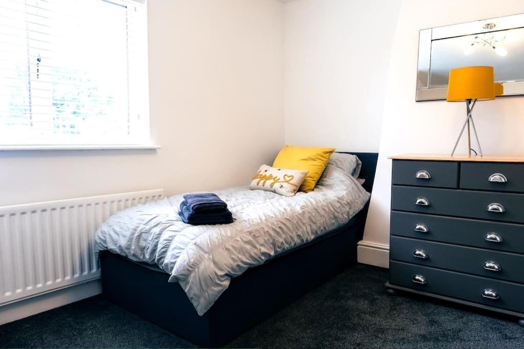 Cheadle Haven: 4-Bedroom Retreat Near Alton Towers Exterior photo